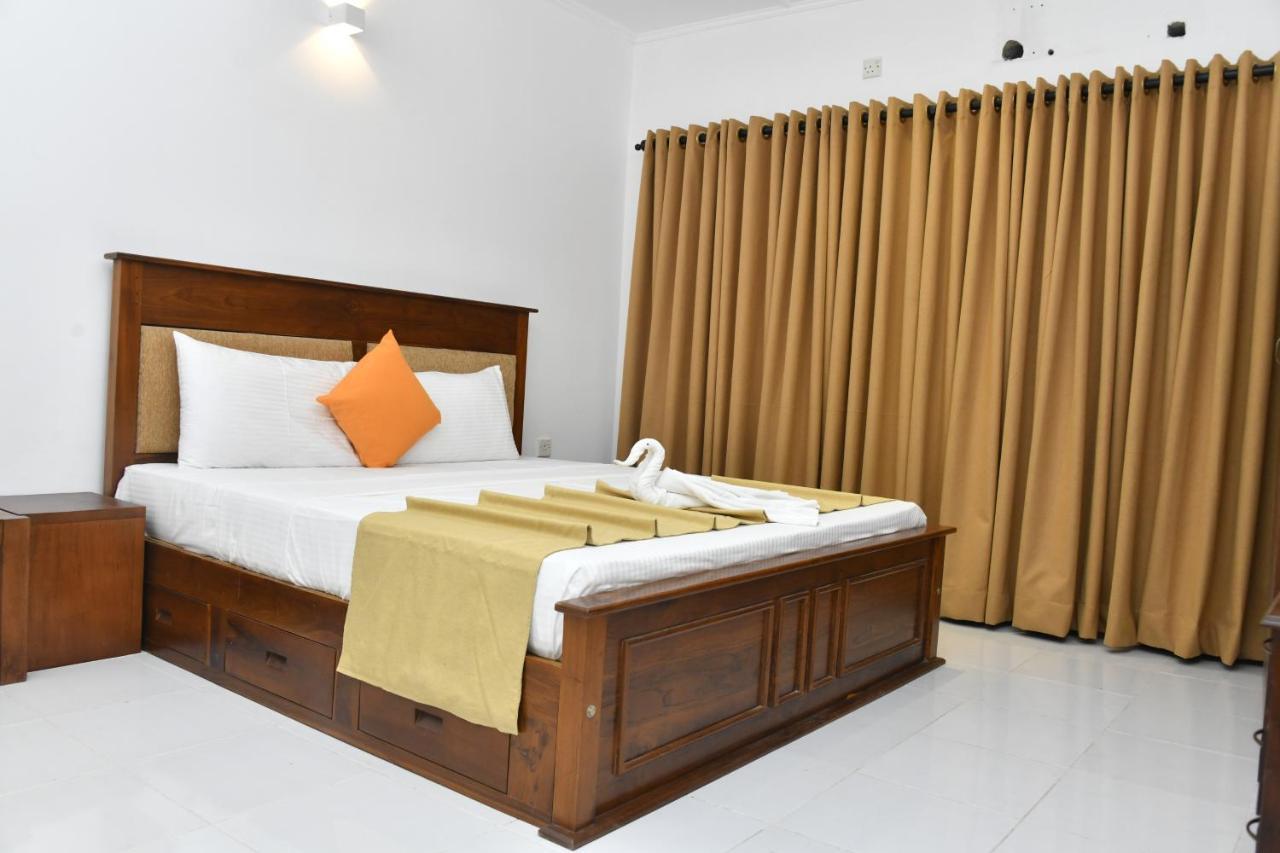 Bed and Breakfast Urban Deck Colombo Exterior foto